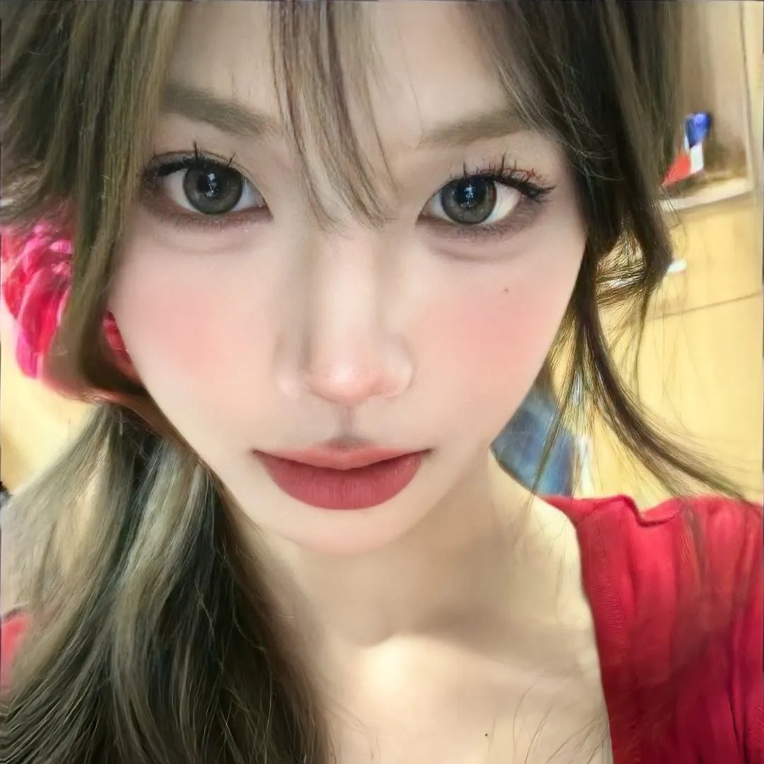 挥著翅膀的女孩